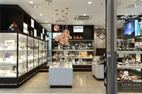 thiết kế showroom mỹ phẩm
