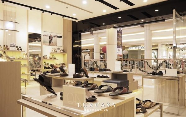 Thiết kế thi công nội thất showroom giày Andrew