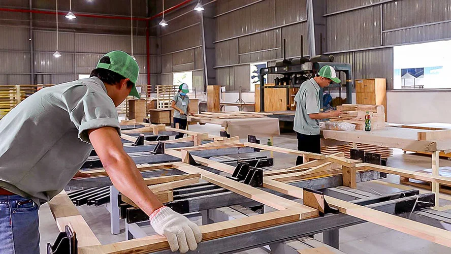 Hình ảnh Quy trình sản xuất khép kín tại Luxcasa