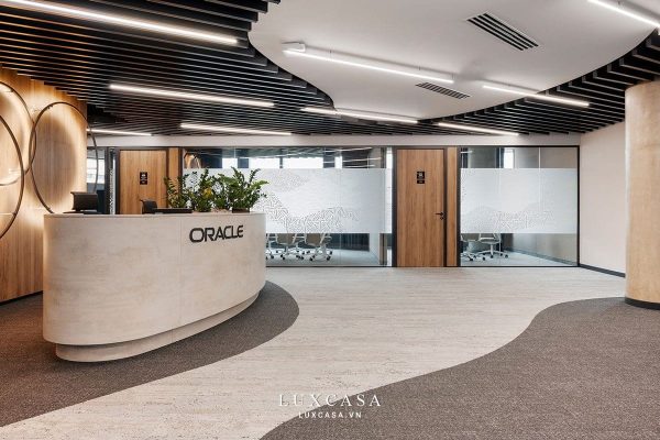 Bao quát thiết kế quầy lễ tân văn phòng Oracle