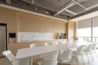 Thiết kế văn phòng phong cách hiện đại tối giản