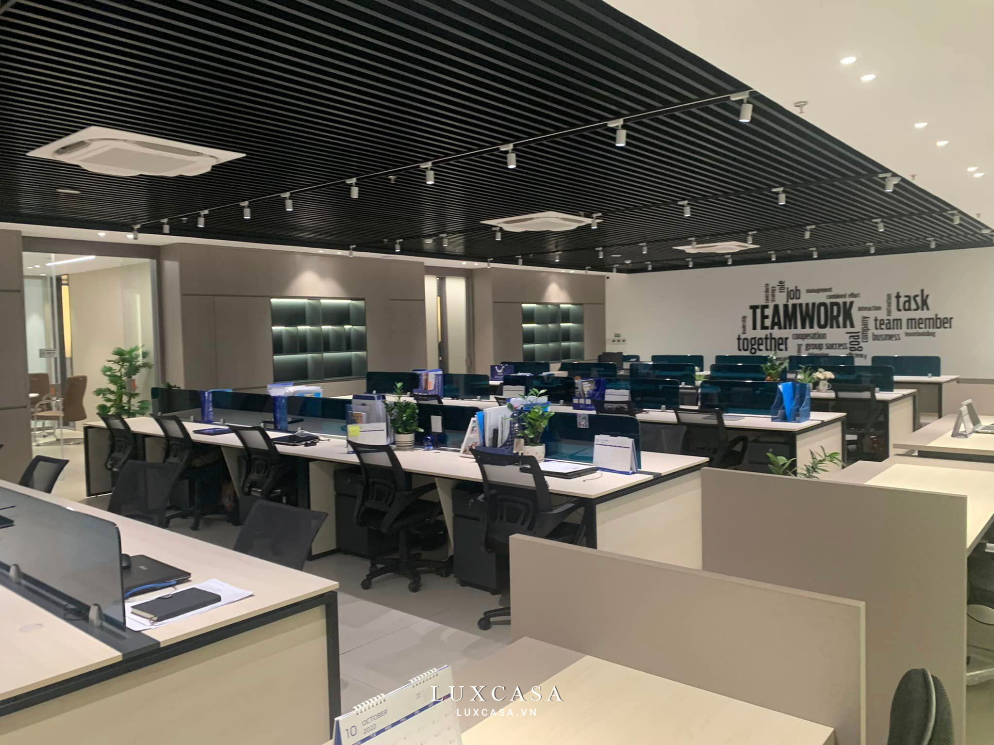 Bao quát văn phòng làm việc 100m2