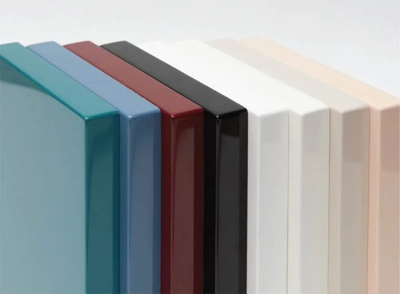 Gỗ acrylic: cốt gỗ công nghiệp phủ acrylic, bóng mịn, chống nước tốt