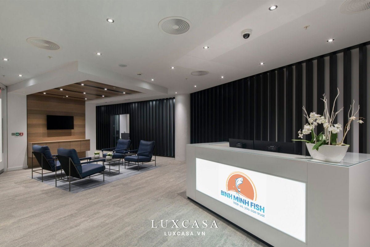 Thi công quầy lễ tân công ty Bình Minh