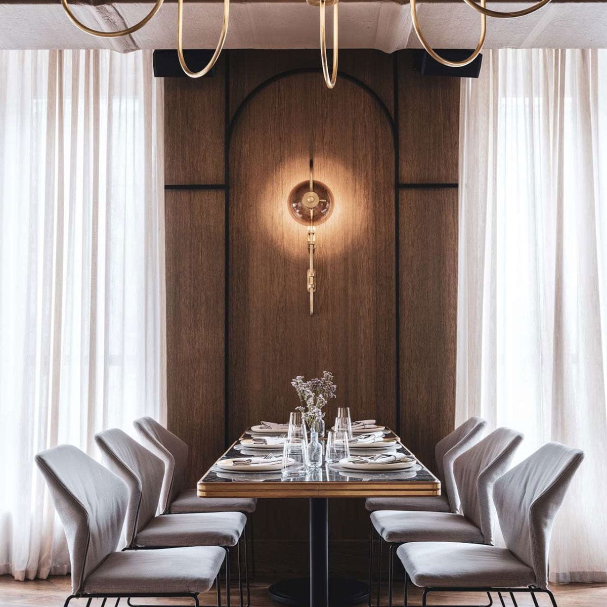 thiet ke noi that nha hang sang trong hien dai 2